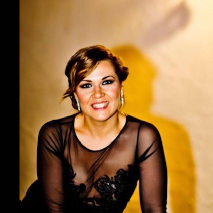 Elena Morales al cante en Teatro Flamenco Madrid